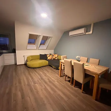 Rediapartmanok Apartment *