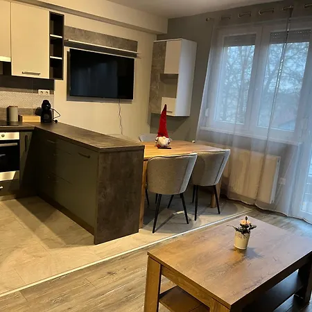 Rediapartmanok Apartment